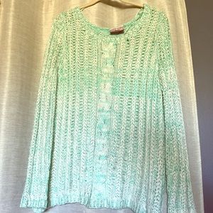 Never worn, cute sweater with open back